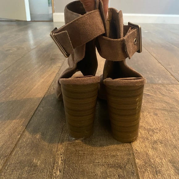 Boutique peep toe fall booties - Picture 2 of 4